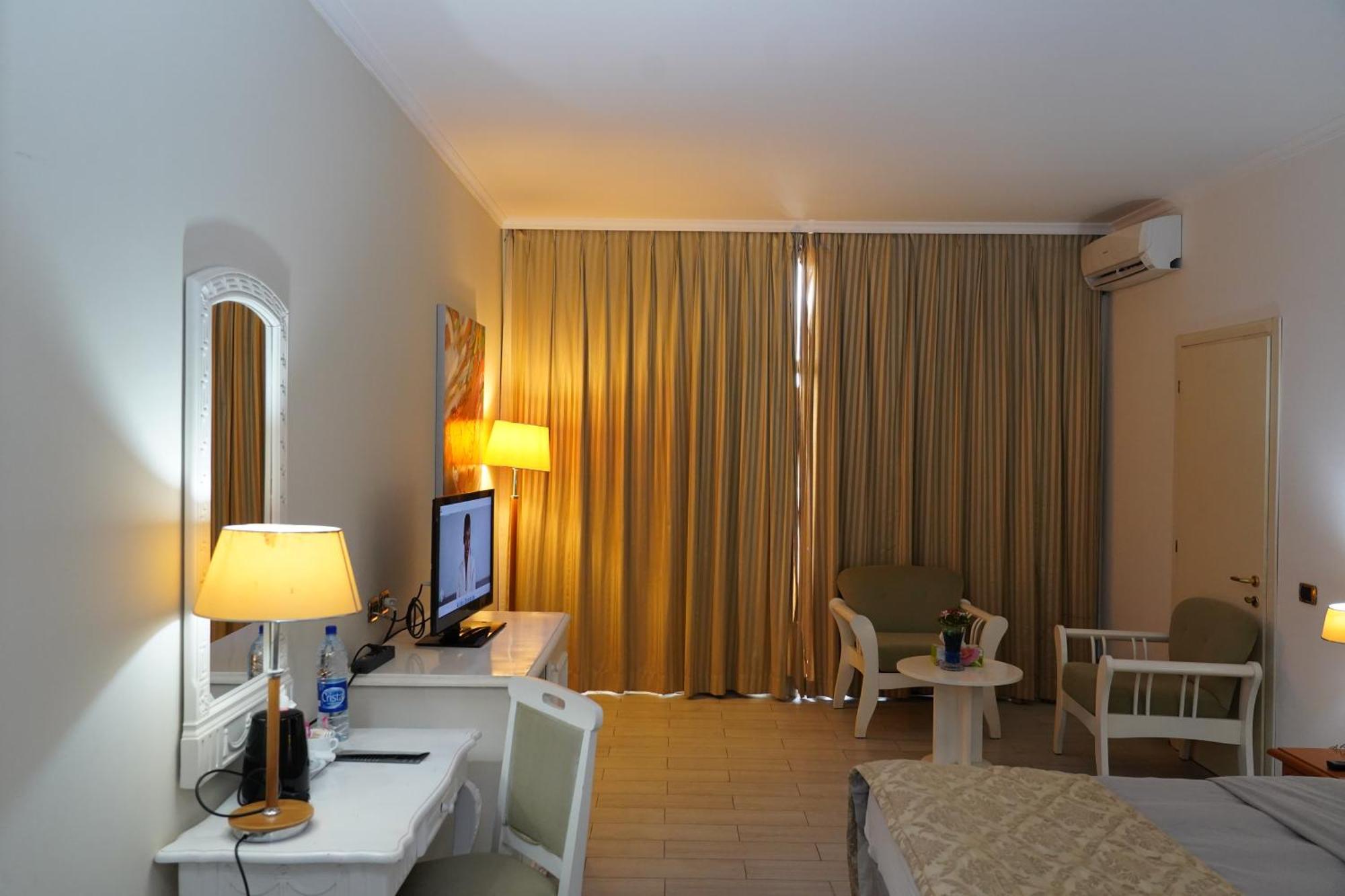 L'Amitie Hotel NʼDjamena Eksteriør billede